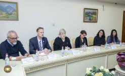 Председатель Следственного комитета РА Аргишти Кярамян представил комиссару СЕ по правам человека обстоятельства этнической чистки, осуществленной Азербайджаном (фото)